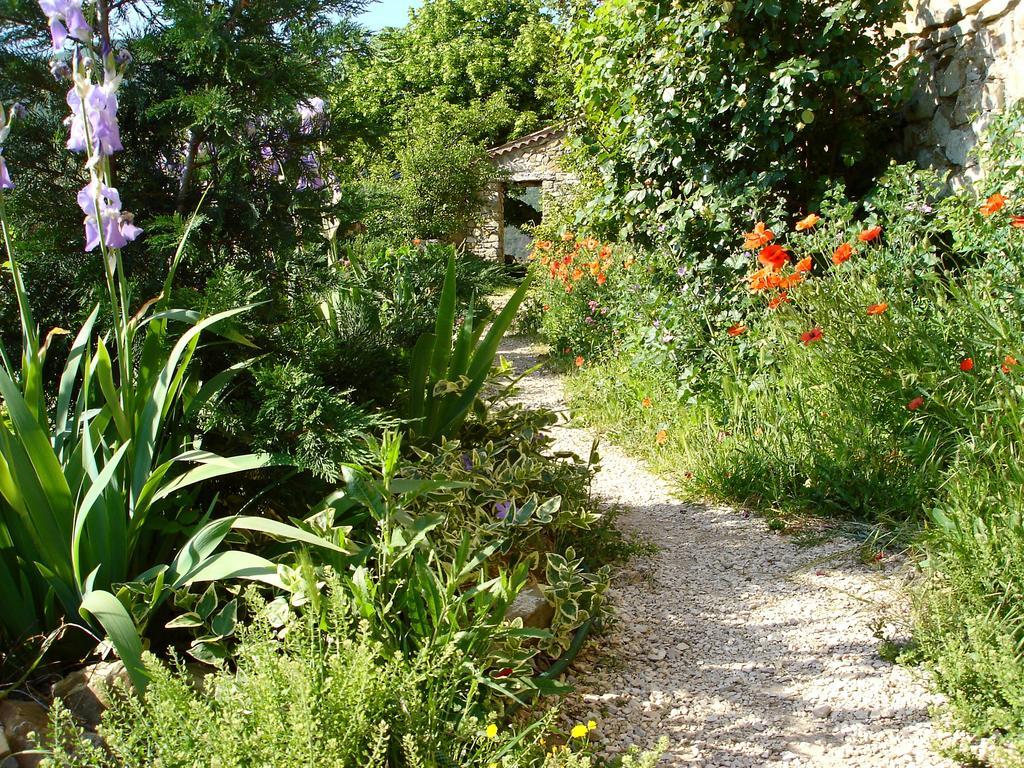 Bed and Breakfast La Ferme de la Condamine Saint-André-de-Rosans Habitación foto